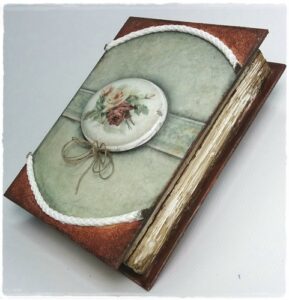 pudełko książka retro vintage, stylizowana i ręcznie malowana