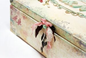 kuferek ręcznie malowany, idealny jako prezent na ślub