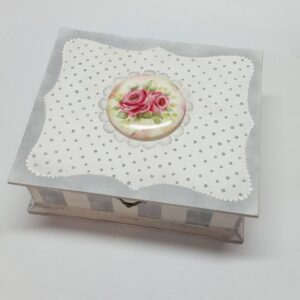malowana ręcznie, personalizowana szkatułka w szaro białe paski, idealna na prezent